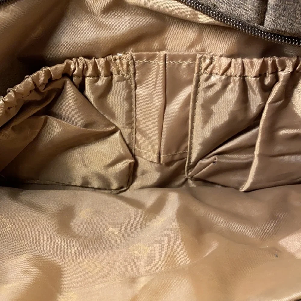 NWOT LUG best traveling taxicab full tote ever!